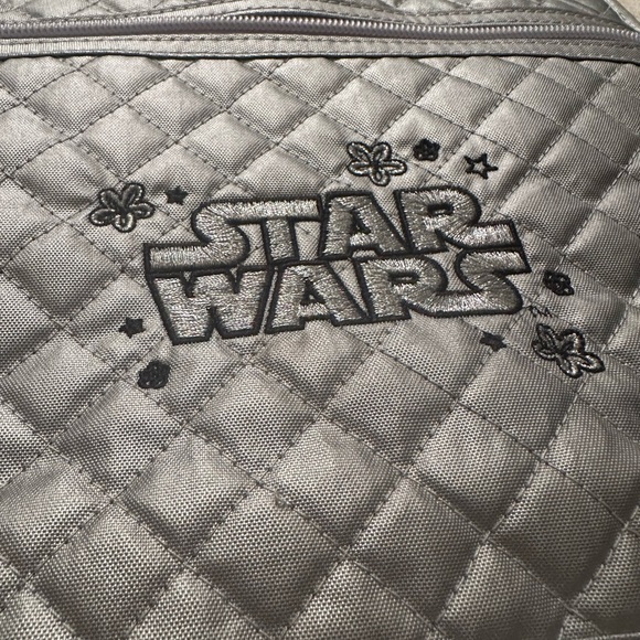 NWT Vera Bradley Metallic Silver Travel Organizer - Picture 3 of 3